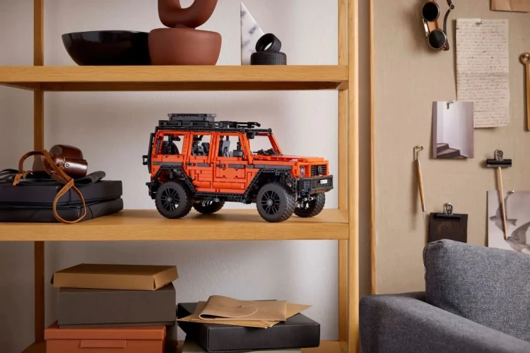 LEGO Technic Mercedes-Benz G 500 PROFESSIONAL Line 42177_5.jpg