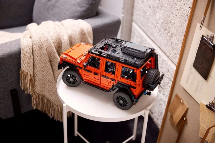 LEGO Technic Mercedes-Benz G 500 PROFESSIONAL Line 42177_9.jpg