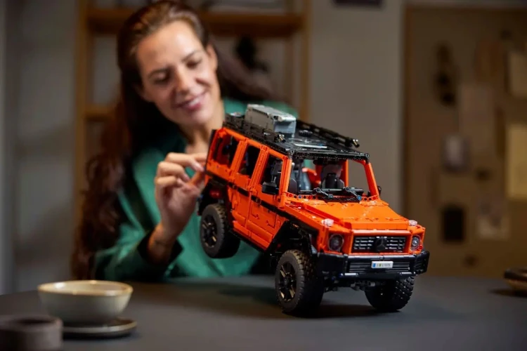 LEGO Technic Mercedes-Benz G 500 PROFESSIONAL Line 42177_10.jpg
