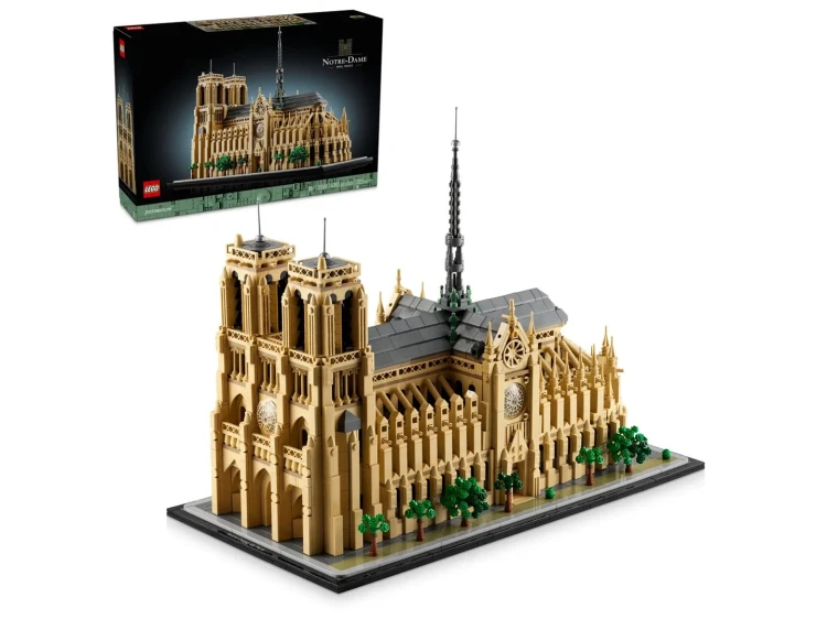 LEGO Architecture 21061 Notre-Dame w Paryżu_1.jpg