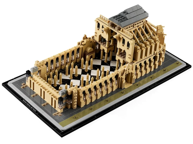 LEGO Architecture 21061 Notre-Dame w Paryżu_7.jpg