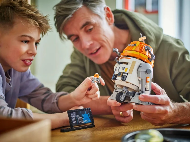 Klocki Star Wars 75416 Droid astromechaniczny Chopper (C1-10P) LEGO_8.jpg
