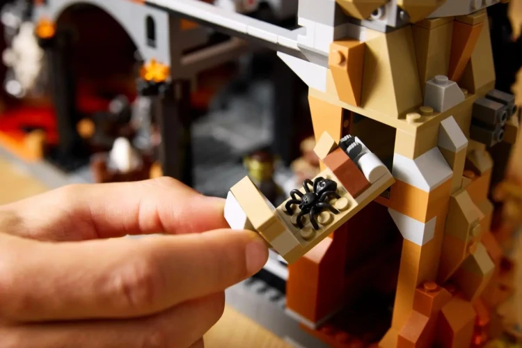 Klocki LEGO Władca Pierścieni: Barad-dûr 5471 elementów 18+_9.jpg