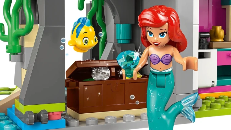 LEGO Disney Princess 43267 Zamek księżniczek i królewskie zwierzaki_7.jpg
