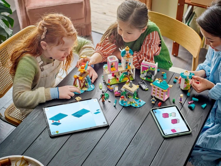 LEGO Disney Princess 43267 Zamek księżniczek i królewskie zwierzaki_11.jpg