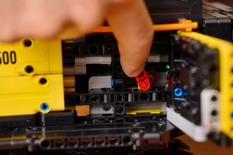 LEGO Technic 42215 Klocki Volvo EC500 Hybrydowa koparka_13.jpg
