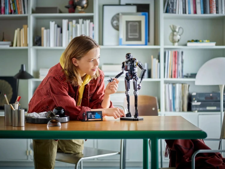LEGO Star Wars 75434 Droid Bezpieczeństwa K-2SO_5.jpg