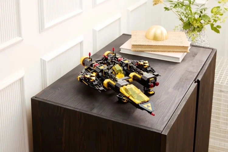 Klocki LEGO Icons 10355 Blacktron Renegade_9.jpg