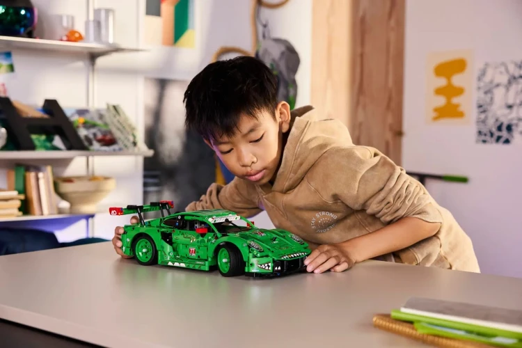 LEGO Technic 42224 Samochód Porsche 911 GT3 R REXY AO Racing_6.jpg