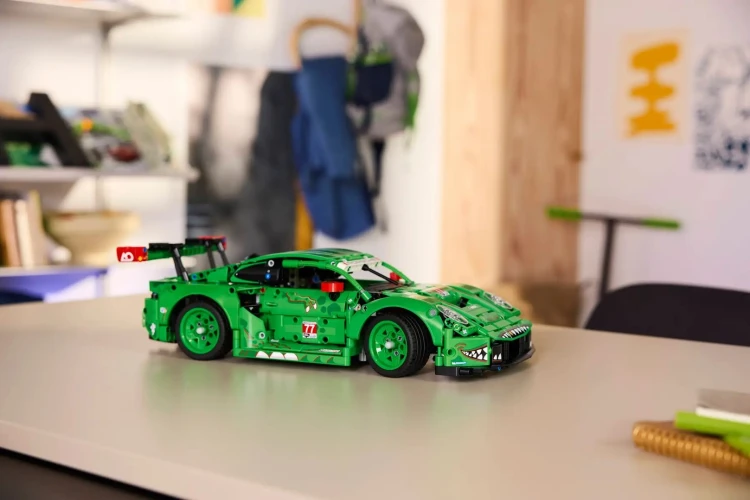 LEGO Technic 42224 Samochód Porsche 911 GT3 R REXY AO Racing_8.jpg