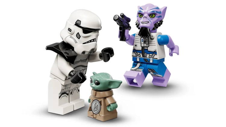 LEGO Star Wars 75447 Razor Crest_6.jpg