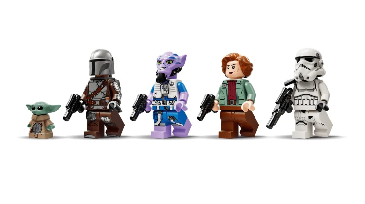 LEGO Star Wars 75447 Razor Crest_12.jpg