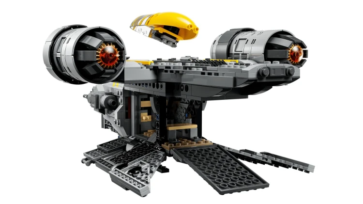 LEGO Star Wars 75447 Razor Crest_13.jpg
