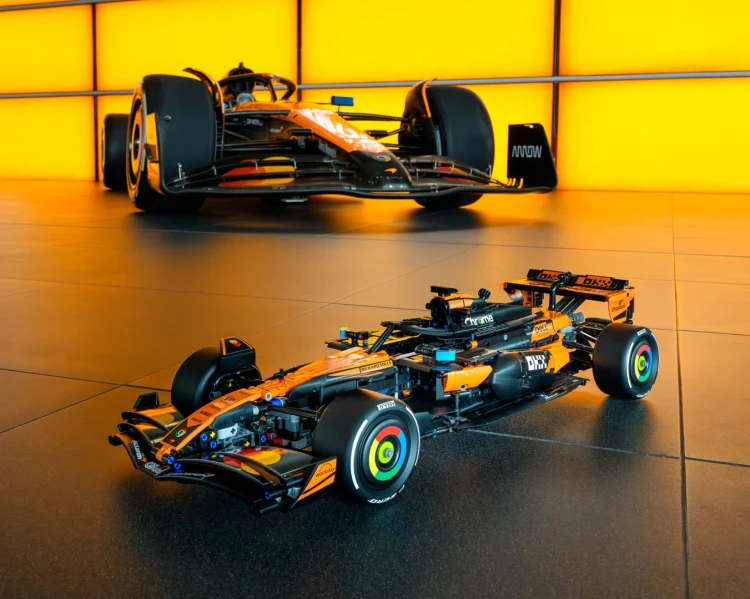 LEGO Technic 42228 Bolid McLaren MCL39 F1_10.jpg