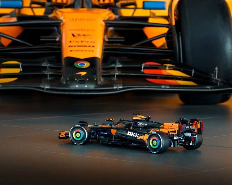 LEGO Technic 42228 Bolid McLaren MCL39 F1_15.jpg