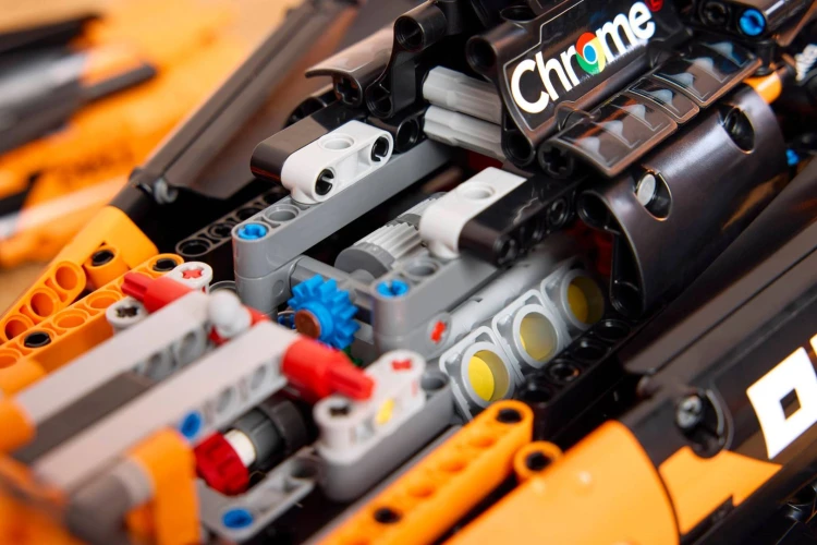 LEGO Technic 42228 Bolid McLaren MCL39 F1_18.jpg