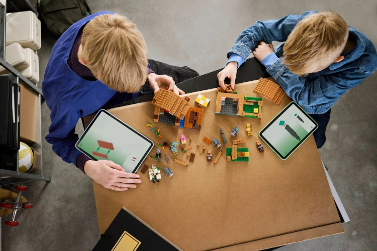 LEGO Minecraft 21596 Atak Maga na wioskę_9.jpg