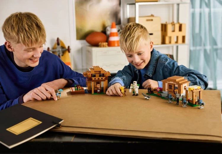 LEGO Minecraft 21596 Atak Maga na wioskę_10.jpg