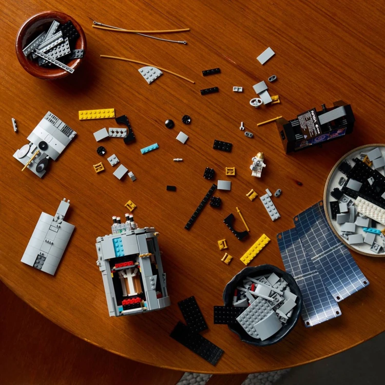 LEGO Icons 11382 Kosmiczny Teleskop Hubble’a_12.jpg