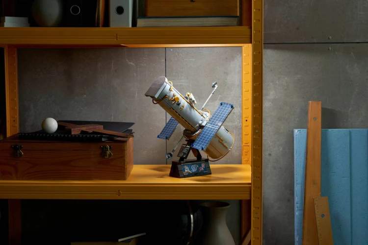 LEGO Icons 11382 Kosmiczny Teleskop Hubble’a_17.jpg