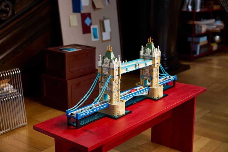 LEGO Architecture 21067 Tower Bridge_7.jpg