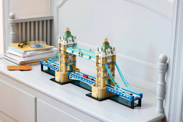 LEGO Architecture 21067 Tower Bridge_16.jpg