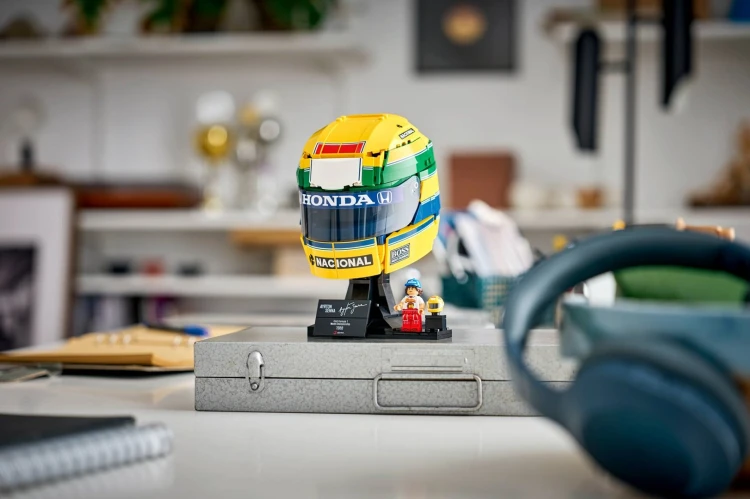 LEGO Edycje 43024 Kask Ayrtona Senny_12.jpg