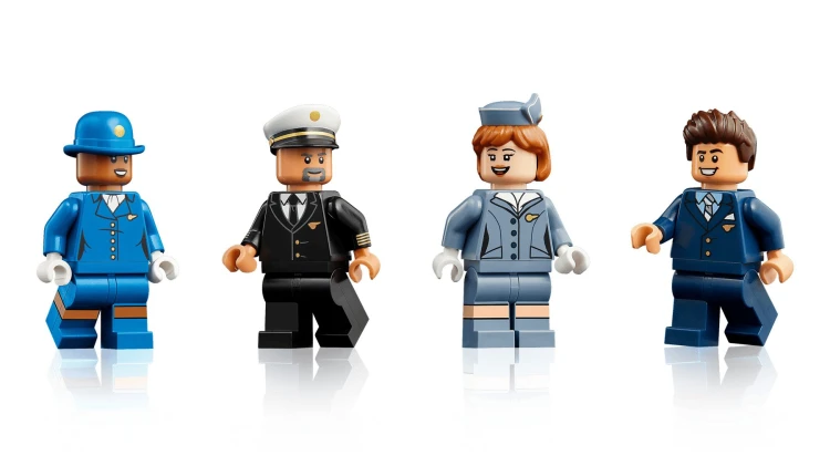 LEGO ICONS 11378 Douglas DC-3 PAN AM Airliner_5.jpg