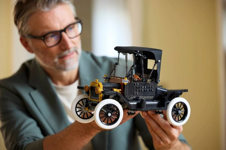 LEGO ICONS 11376 Ford Model T_7.jpg