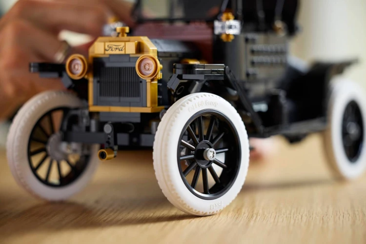 LEGO ICONS 11376 Ford Model T_17.jpg