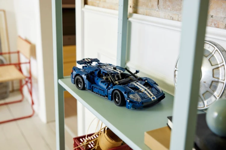 LEGO Technic 2022 Ford GT 42154_10.jpg