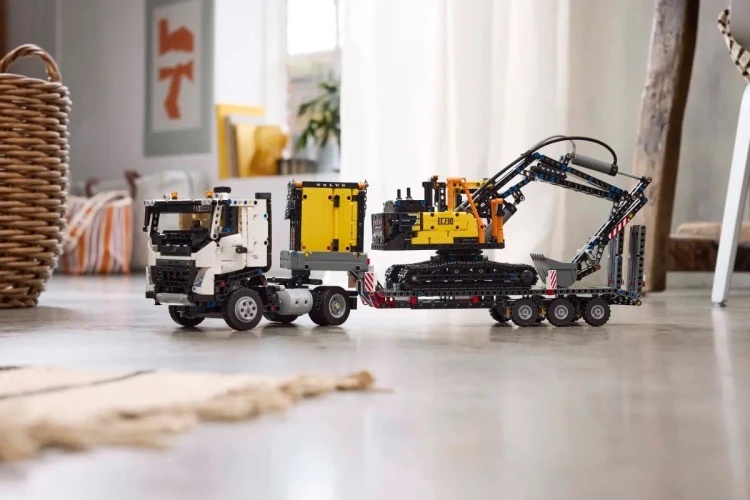 LEGO Technic 42175 Ciężarówka Volvo FMX i koparka EC230 Electric_7.jpg