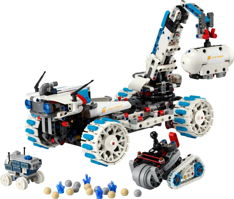 LEGO Technic 42211 Lunar Rover - Baza księżycowa_8.jpg