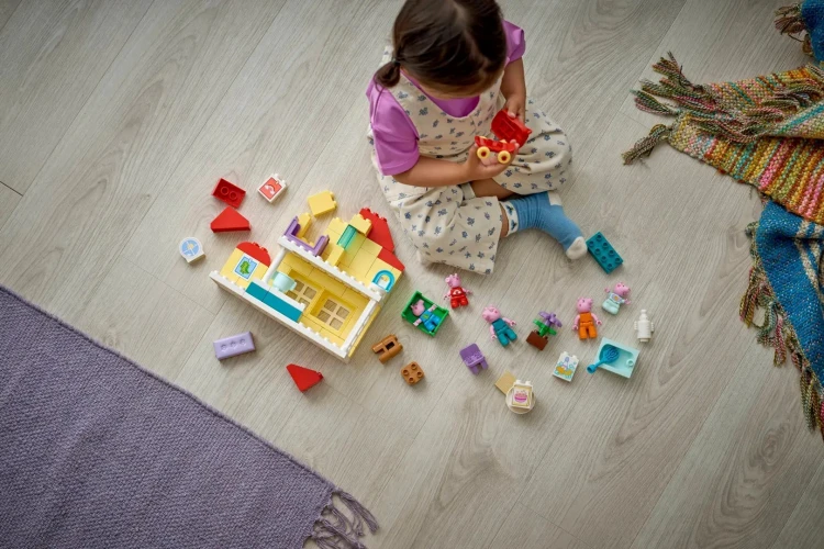 LEGO DUPLO Świnka Peppa Dom rodzinny 10467_12.jpg