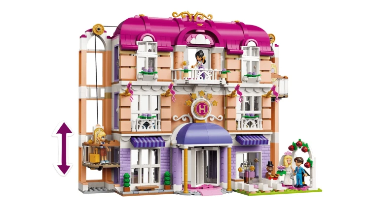LEGO Friends 42704 Grand Hotel w Heartlake_8.jpg