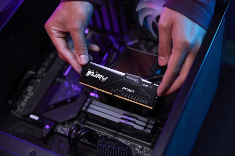 Pamięć RAM Kingston FURY Beast RGB DDR5 16GB 5600 CL36 czarny_3.jpg