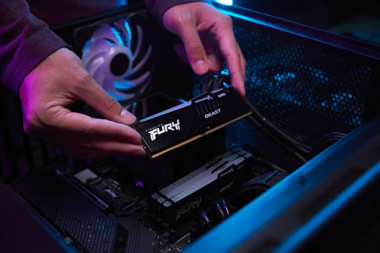 Pamięć Kingston Fury Beast RGB, DDR5, 16 GB, 5200MHz, CL40_17.jpg