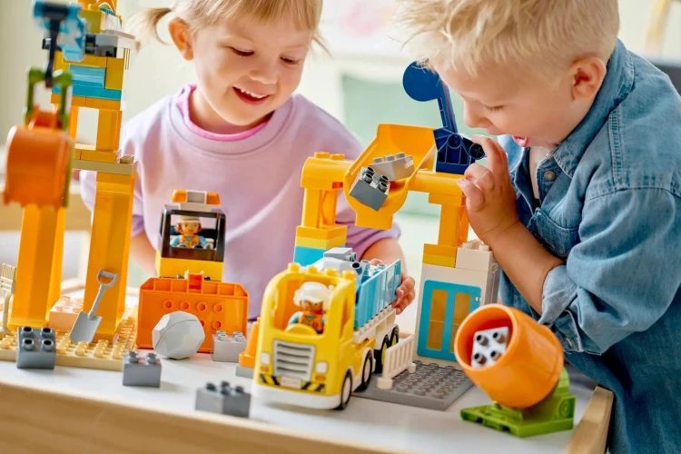 Klocki LEGO DUPLO Plac budowy 3 w 1 z pojazdami 84 elementy_11.jpg