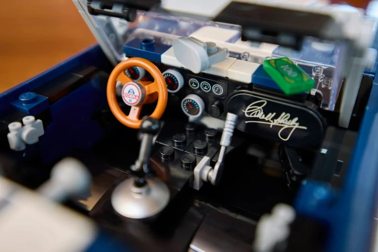 Klocki LEGO Shelby Cobra 427 S/C 1241 elementów 10357_10.jpg