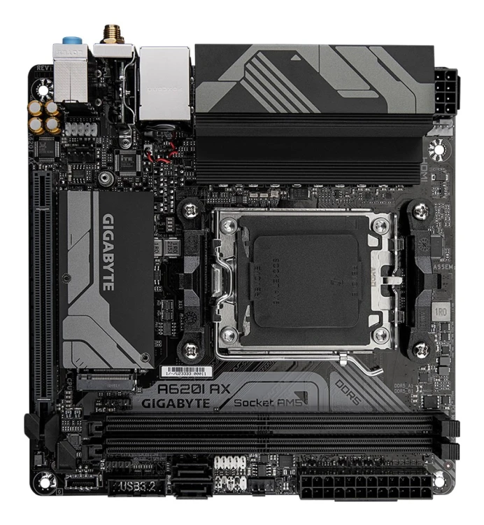 Płyta główna Gigabyte A620I AX mini ITX AMD Ryzen AM5 2x DDR5 2.5GbE LAN_5.jpg