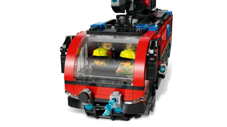 LEGO City Lotniskowy wóz strażacki 60499_6.jpg