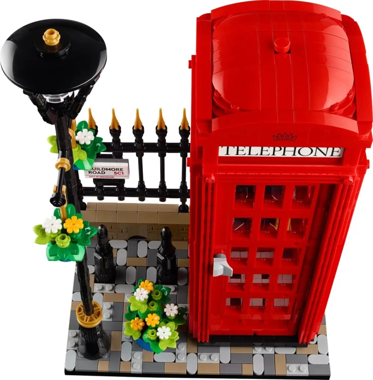LEGO Ideas 21347 Czerwona londyńska budka telefoniczna_6.jpg