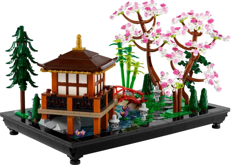 LEGO ICONS 10315 Cichy Ogród_3.jpg