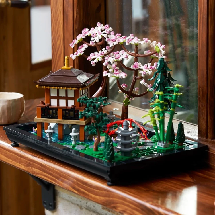 LEGO ICONS 10315 Cichy Ogród_10.jpg