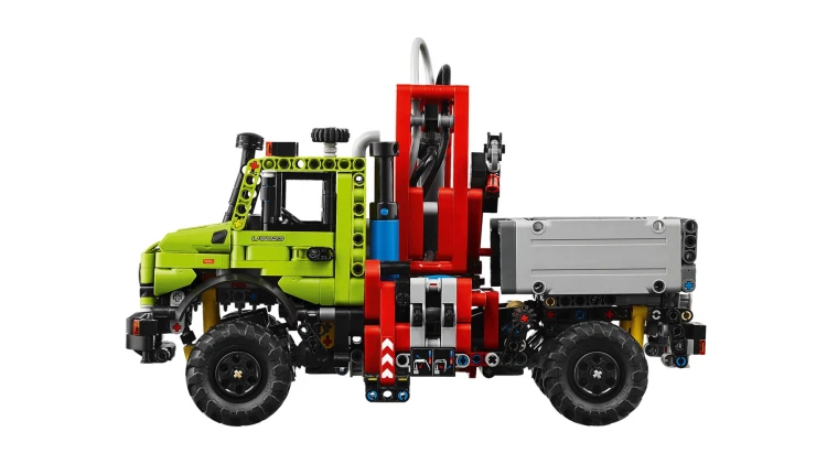 LEGO Technic 42242 Mercedes-Benz Unimog U 5023 z dźwigiem_4.jpg