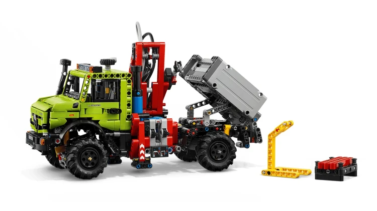 LEGO Technic 42242 Mercedes-Benz Unimog U 5023 z dźwigiem_5.jpg